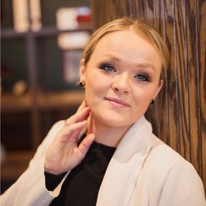 Meet your Posher, Candi